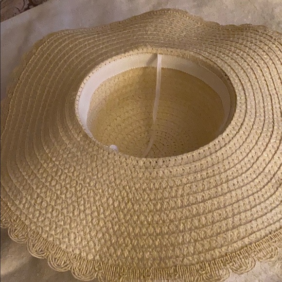 Hat - Picture 4 of 5